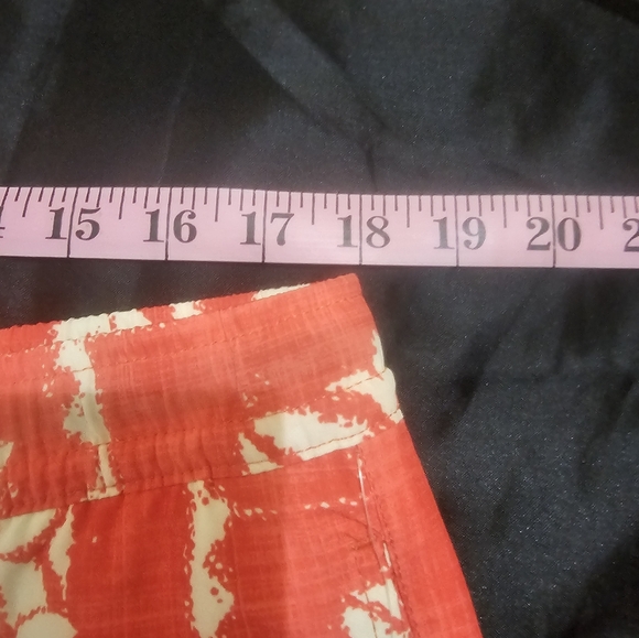 NWT quicksilver lined 7" swim trunks - Picture 3 of 8